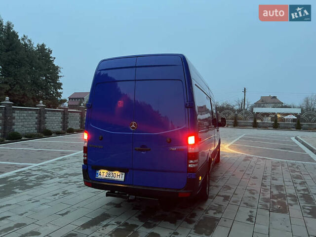 Синий Мерседес Sprinter, объемом двигателя 2.99 л и пробегом 450 тыс. км за 15500 $, фото 4 на Automoto.ua