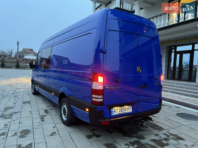 Синий Мерседес Sprinter, объемом двигателя 2.99 л и пробегом 450 тыс. км за 15500 $, фото 5 на Automoto.ua