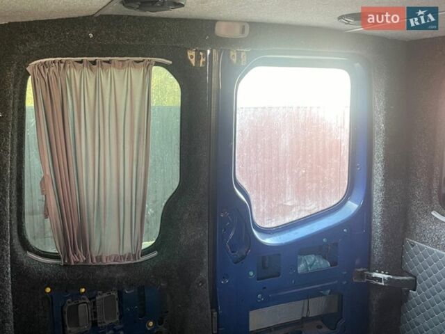 Синий Мерседес Sprinter, объемом двигателя 2.2 л и пробегом 900 тыс. км за 12000 $, фото 4 на Automoto.ua