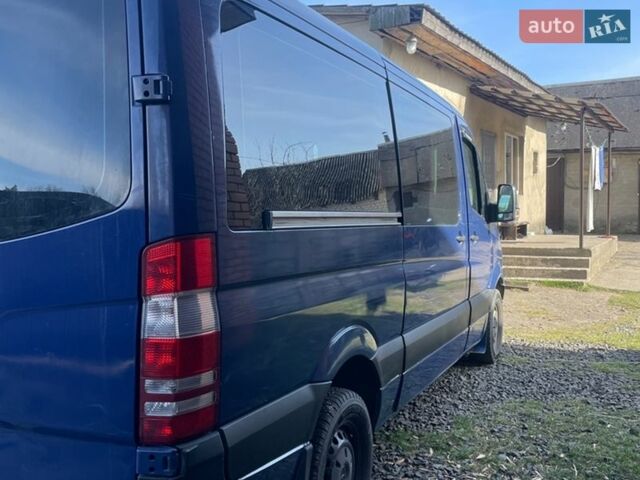 Синий Мерседес Sprinter, объемом двигателя 2.2 л и пробегом 900 тыс. км за 12000 $, фото 11 на Automoto.ua