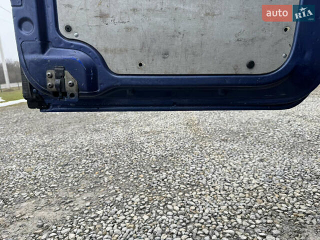 Синий Мерседес Sprinter, объемом двигателя 2.99 л и пробегом 345 тыс. км за 19800 $, фото 17 на Automoto.ua