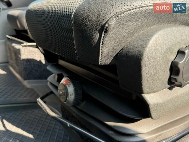 Синій Мерседес Sprinter, об'ємом двигуна 2.14 л та пробігом 389 тис. км за 21000 $, фото 23 на Automoto.ua