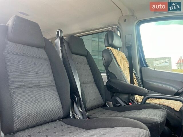 Синий Мерседес Sprinter, объемом двигателя 2.15 л и пробегом 726 тыс. км за 14600 $, фото 9 на Automoto.ua