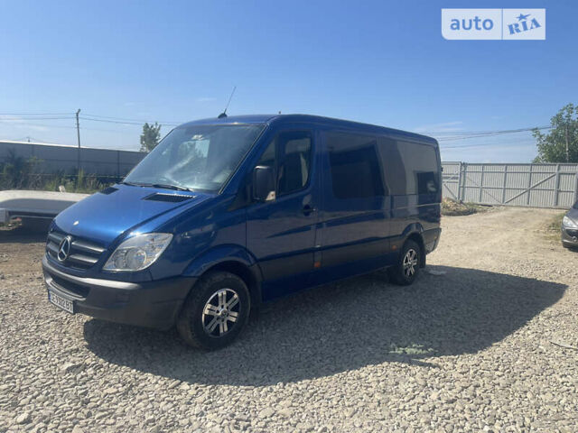 Синий Мерседес Sprinter, объемом двигателя 2.2 л и пробегом 317 тыс. км за 18500 $, фото 3 на Automoto.ua