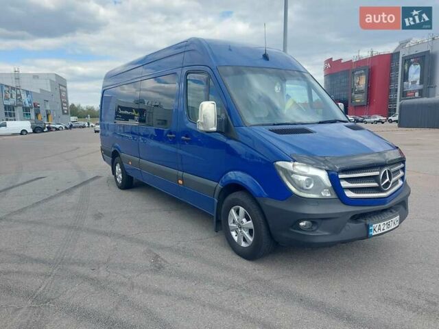 Синий Мерседес Sprinter, объемом двигателя 2.14 л и пробегом 710 тыс. км за 36500 $, фото 2 на Automoto.ua