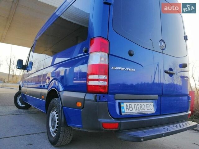Синий Мерседес Sprinter, объемом двигателя 2.2 л и пробегом 405 тыс. км за 18700 $, фото 4 на Automoto.ua
