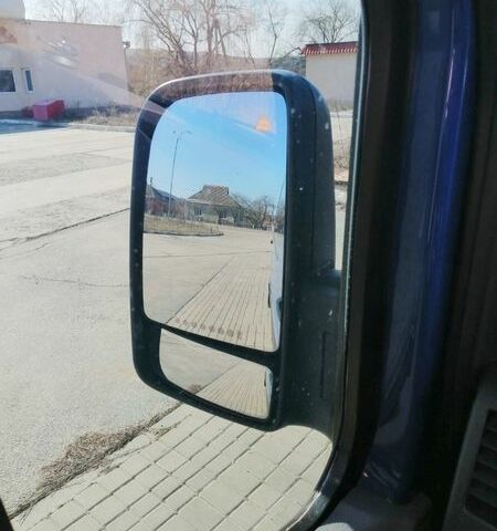 Синий Мерседес Sprinter, объемом двигателя 2.2 л и пробегом 405 тыс. км за 18700 $, фото 18 на Automoto.ua