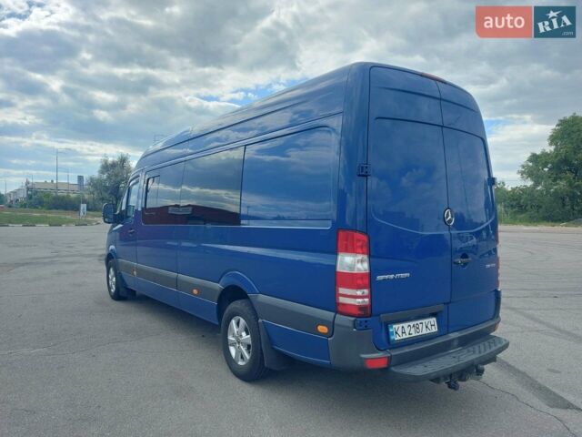 Синий Мерседес Sprinter, объемом двигателя 2.14 л и пробегом 749 тыс. км за 30000 $, фото 3 на Automoto.ua
