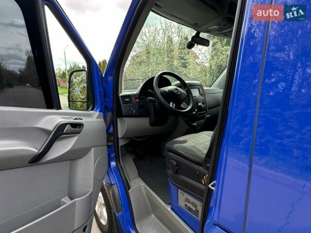Синій Мерседес Sprinter, об'ємом двигуна 2.99 л та пробігом 270 тис. км за 20000 $, фото 18 на Automoto.ua