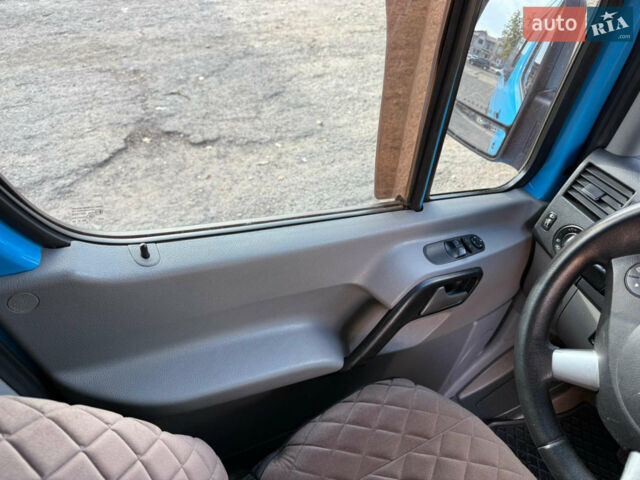 Синий Мерседес Sprinter, объемом двигателя 2.2 л и пробегом 310 тыс. км за 21300 $, фото 15 на Automoto.ua