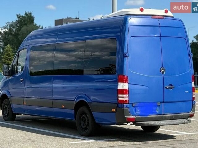 Синий Мерседес Sprinter, объемом двигателя 2.14 л и пробегом 831 тыс. км за 15500 $, фото 3 на Automoto.ua