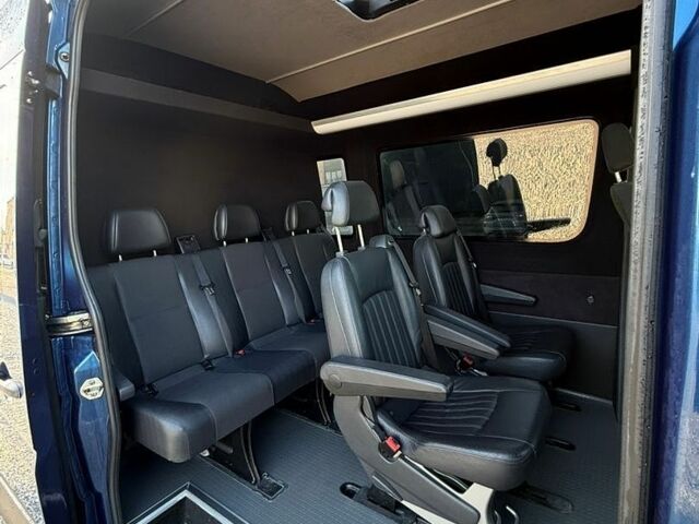 Синий Мерседес Sprinter, объемом двигателя 2.99 л и пробегом 420 тыс. км за 28500 $, фото 7 на Automoto.ua
