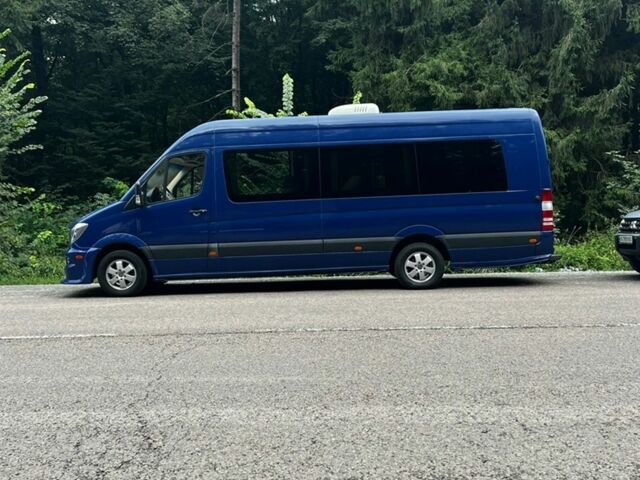 Синий Мерседес Sprinter, объемом двигателя 2.2 л и пробегом 224 тыс. км за 33000 $, фото 2 на Automoto.ua