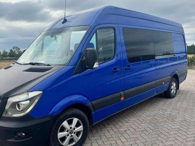 Синий Мерседес Sprinter, объемом двигателя 2.14 л и пробегом 500 тыс. км за 23000 $, фото 4 на Automoto.ua