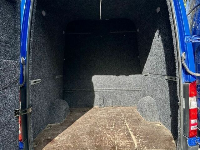 Синий Мерседес Sprinter, объемом двигателя 2.99 л и пробегом 831 тыс. км за 22500 $, фото 14 на Automoto.ua