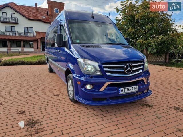 Синий Мерседес Sprinter, объемом двигателя 2.14 л и пробегом 481 тыс. км за 35000 $, фото 1 на Automoto.ua