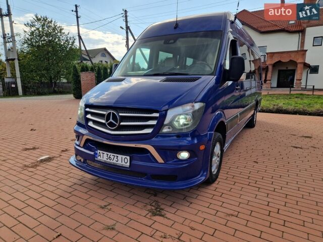 Синий Мерседес Sprinter, объемом двигателя 2.14 л и пробегом 481 тыс. км за 35000 $, фото 3 на Automoto.ua