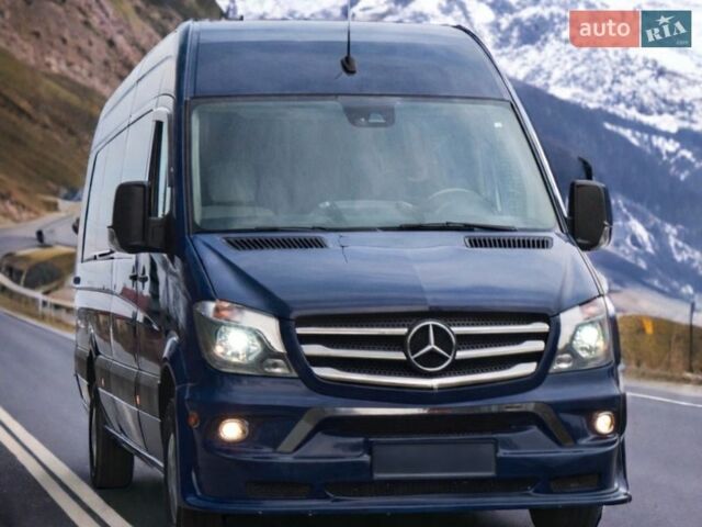 Синий Мерседес Sprinter, объемом двигателя 2.2 л и пробегом 224 тыс. км за 35000 $, фото 1 на Automoto.ua