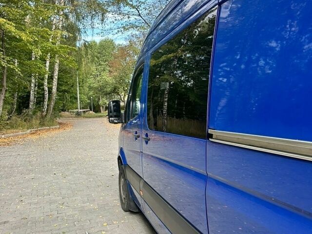 Синий Мерседес Sprinter, объемом двигателя 2.99 л и пробегом 831 тыс. км за 22500 $, фото 5 на Automoto.ua