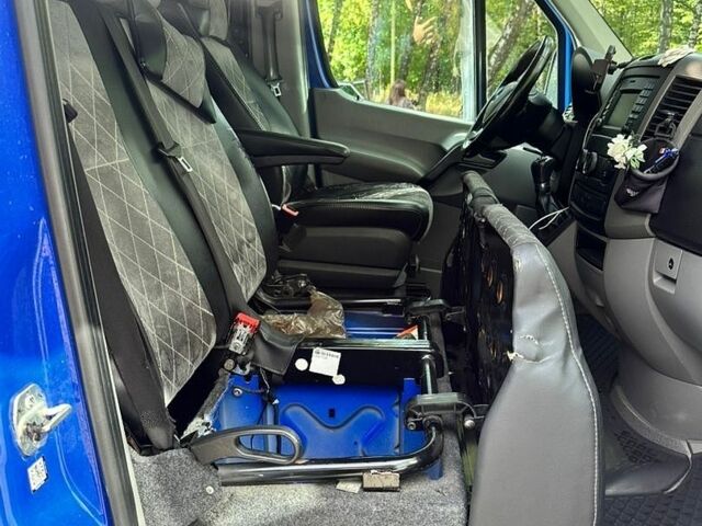 Синий Мерседес Sprinter, объемом двигателя 2.99 л и пробегом 831 тыс. км за 22500 $, фото 9 на Automoto.ua
