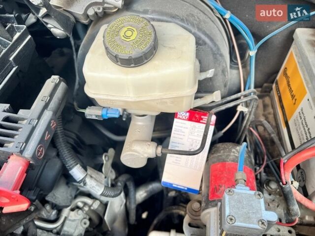 Синий Мерседес Sprinter, объемом двигателя 2.99 л и пробегом 158 тыс. км за 49800 $, фото 4 на Automoto.ua