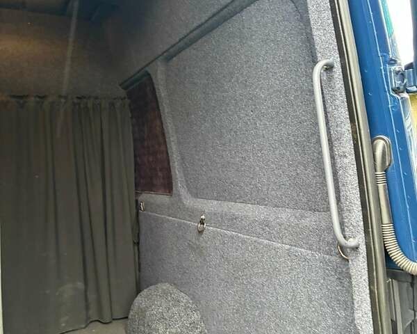 Синій Мерседес Sprinter, об'ємом двигуна 2.14 л та пробігом 325 тис. км за 45000 $, фото 7 на Automoto.ua