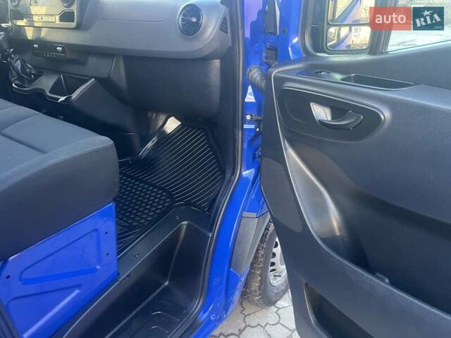 Синий Мерседес Sprinter, объемом двигателя 2.2 л и пробегом 161 тыс. км за 22800 $, фото 9 на Automoto.ua