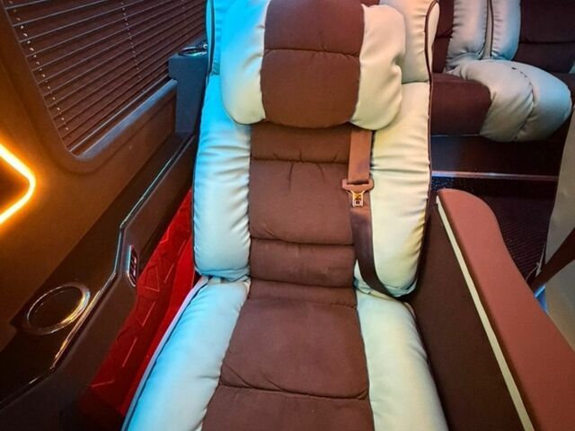 Синий Мерседес Sprinter, объемом двигателя 2.99 л и пробегом 370 тыс. км за 65000 $, фото 20 на Automoto.ua