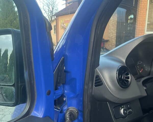 Синий Мерседес Sprinter, объемом двигателя 2.2 л и пробегом 161 тыс. км за 22800 $, фото 24 на Automoto.ua