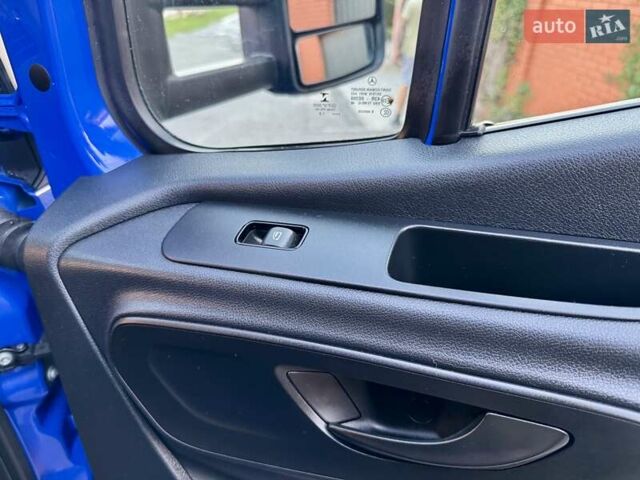 Синій Мерседес Sprinter, об'ємом двигуна 2.2 л та пробігом 283 тис. км за 31399 $, фото 31 на Automoto.ua