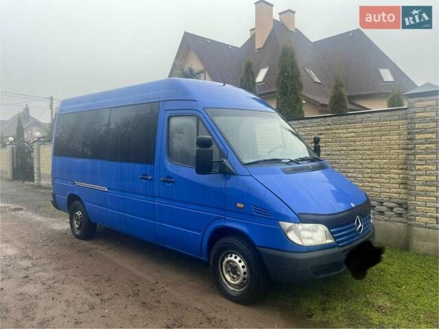 Синий Мерседес Sprinter, объемом двигателя 2.2 л и пробегом 387 тыс. км за 9000 $, фото 8 на Automoto.ua