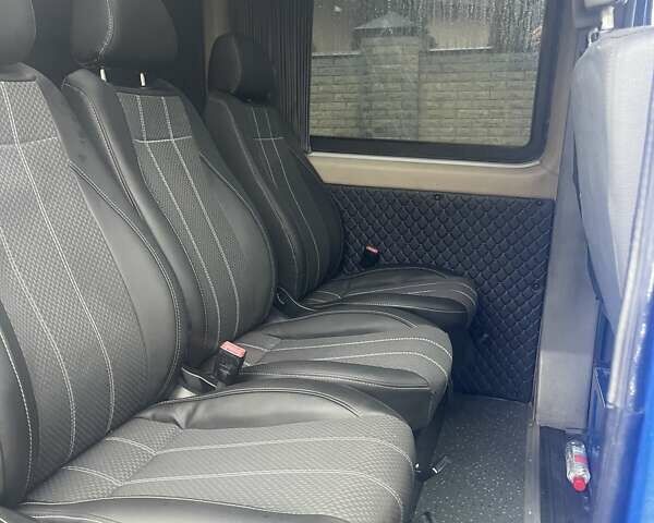 Синий Мерседес Sprinter, объемом двигателя 2.2 л и пробегом 387 тыс. км за 9000 $, фото 1 на Automoto.ua