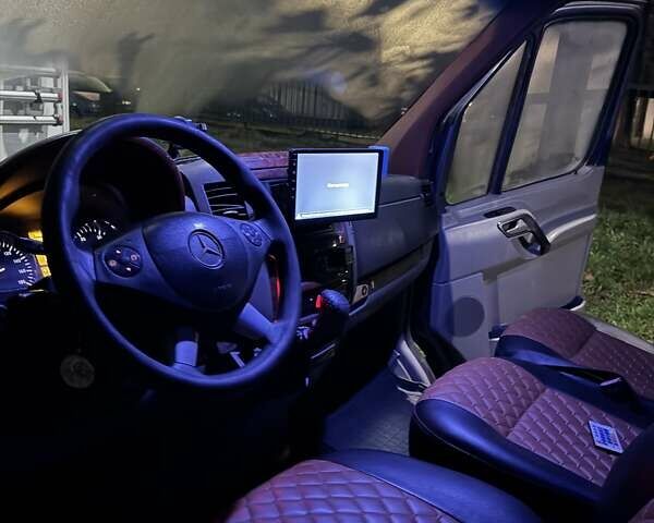 Синій Мерседес Sprinter, об'ємом двигуна 2.99 л та пробігом 470 тис. км за 17000 $, фото 9 на Automoto.ua