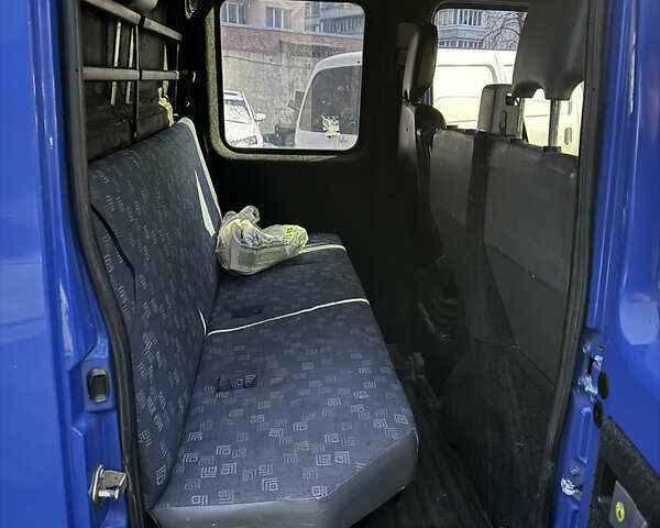 Синий Мерседес Sprinter, объемом двигателя 2.15 л и пробегом 322 тыс. км за 12500 $, фото 2 на Automoto.ua
