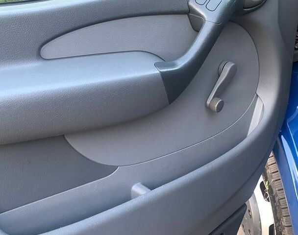 Синий Мерседес Sprinter, объемом двигателя 2.69 л и пробегом 343 тыс. км за 14500 $, фото 29 на Automoto.ua