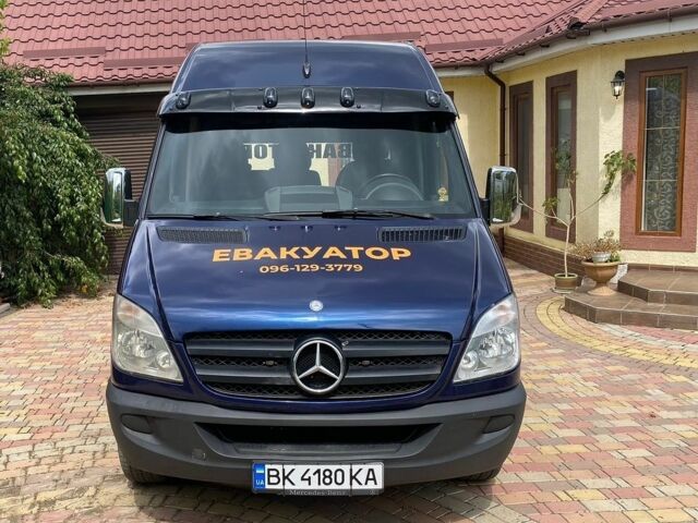 Синий Мерседес Sprinter, объемом двигателя 2.15 л и пробегом 550 тыс. км за 16800 $, фото 5 на Automoto.ua