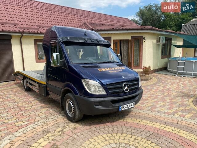 Синий Мерседес Sprinter, объемом двигателя 2.15 л и пробегом 550 тыс. км за 16800 $, фото 4 на Automoto.ua