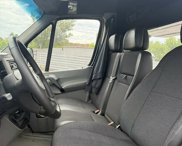 Синий Мерседес Sprinter, объемом двигателя 2.2 л и пробегом 495 тыс. км за 13700 $, фото 19 на Automoto.ua