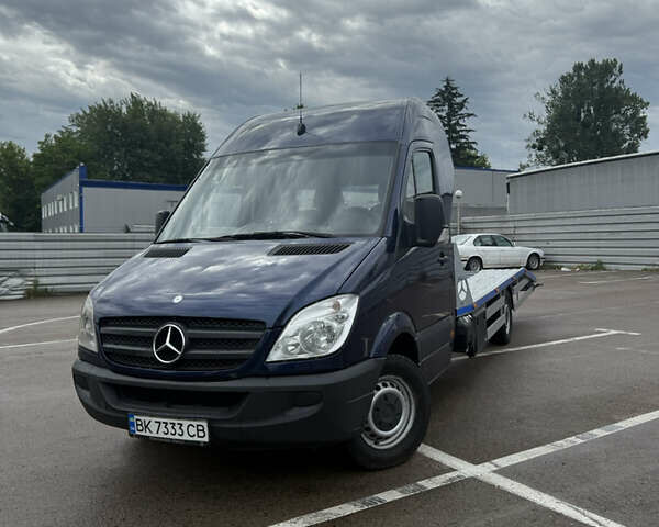 Синий Мерседес Sprinter, объемом двигателя 2.2 л и пробегом 495 тыс. км за 13700 $, фото 2 на Automoto.ua