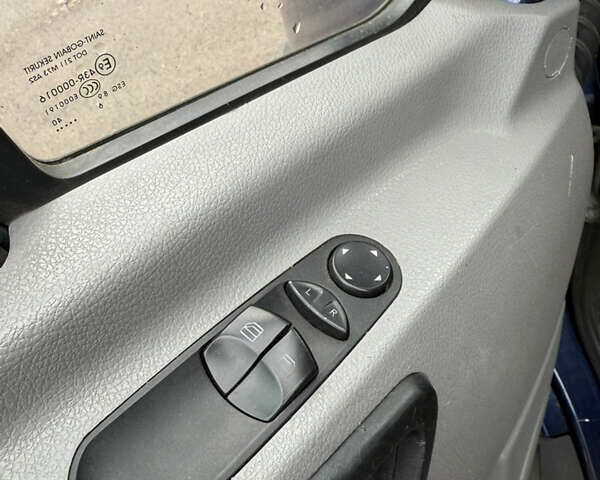 Синий Мерседес Sprinter, объемом двигателя 2.2 л и пробегом 495 тыс. км за 13700 $, фото 21 на Automoto.ua