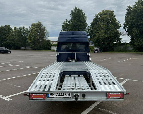 Синий Мерседес Sprinter, объемом двигателя 2.2 л и пробегом 495 тыс. км за 13700 $, фото 12 на Automoto.ua