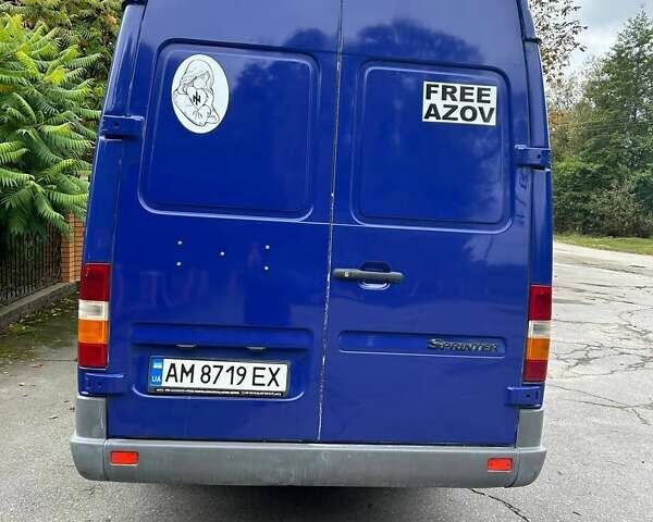 Синій Мерседес Sprinter, об'ємом двигуна 2.7 л та пробігом 590 тис. км за 13000 $, фото 5 на Automoto.ua