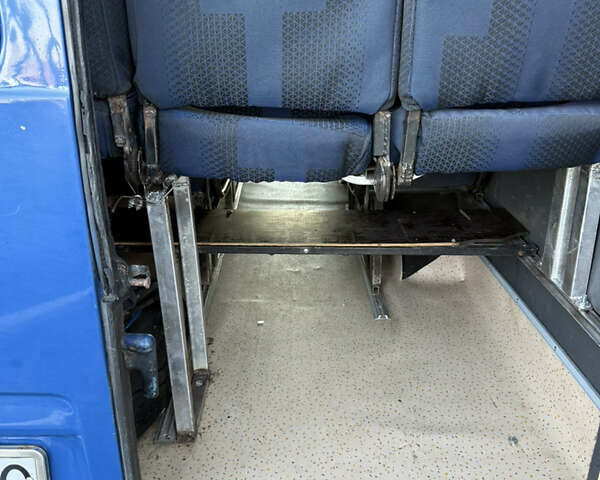 Синий Мерседес Sprinter, объемом двигателя 2.15 л и пробегом 597 тыс. км за 10300 $, фото 1 на Automoto.ua