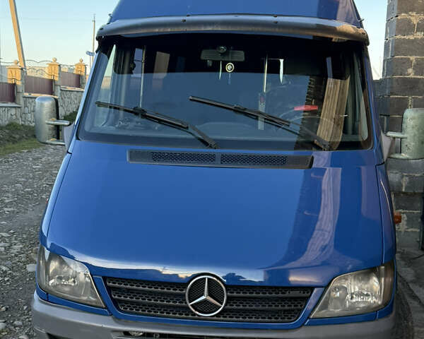 Синий Мерседес Sprinter, объемом двигателя 2.15 л и пробегом 597 тыс. км за 10300 $, фото 6 на Automoto.ua