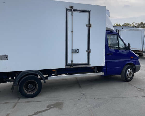 Синій Мерседес Sprinter, об'ємом двигуна 2.69 л та пробігом 980 тис. км за 14000 $, фото 3 на Automoto.ua