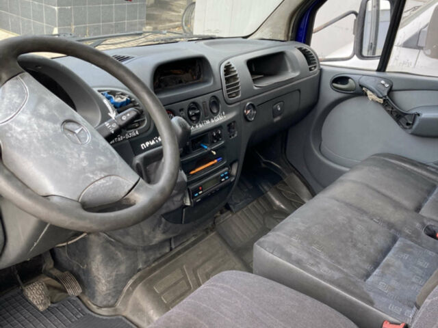 Синий Мерседес Sprinter, объемом двигателя 2.69 л и пробегом 980 тыс. км за 14000 $, фото 10 на Automoto.ua