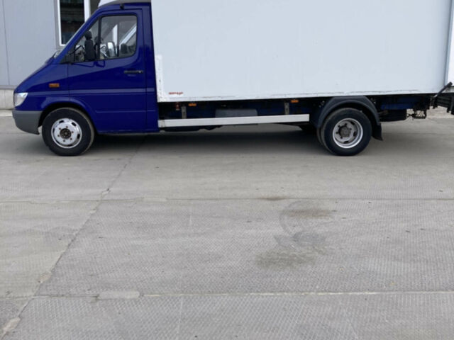 Синий Мерседес Sprinter, объемом двигателя 2.69 л и пробегом 980 тыс. км за 14000 $, фото 2 на Automoto.ua