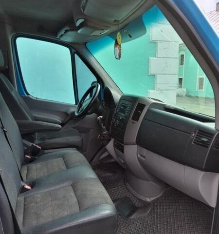 Синий Мерседес Sprinter, объемом двигателя 2.99 л и пробегом 565 тыс. км за 11600 $, фото 5 на Automoto.ua