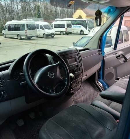 Синий Мерседес Sprinter, объемом двигателя 2.99 л и пробегом 565 тыс. км за 11600 $, фото 1 на Automoto.ua
