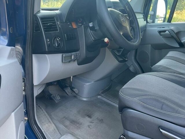 Синий Мерседес Sprinter, объемом двигателя 2.14 л и пробегом 624 тыс. км за 11900 $, фото 14 на Automoto.ua